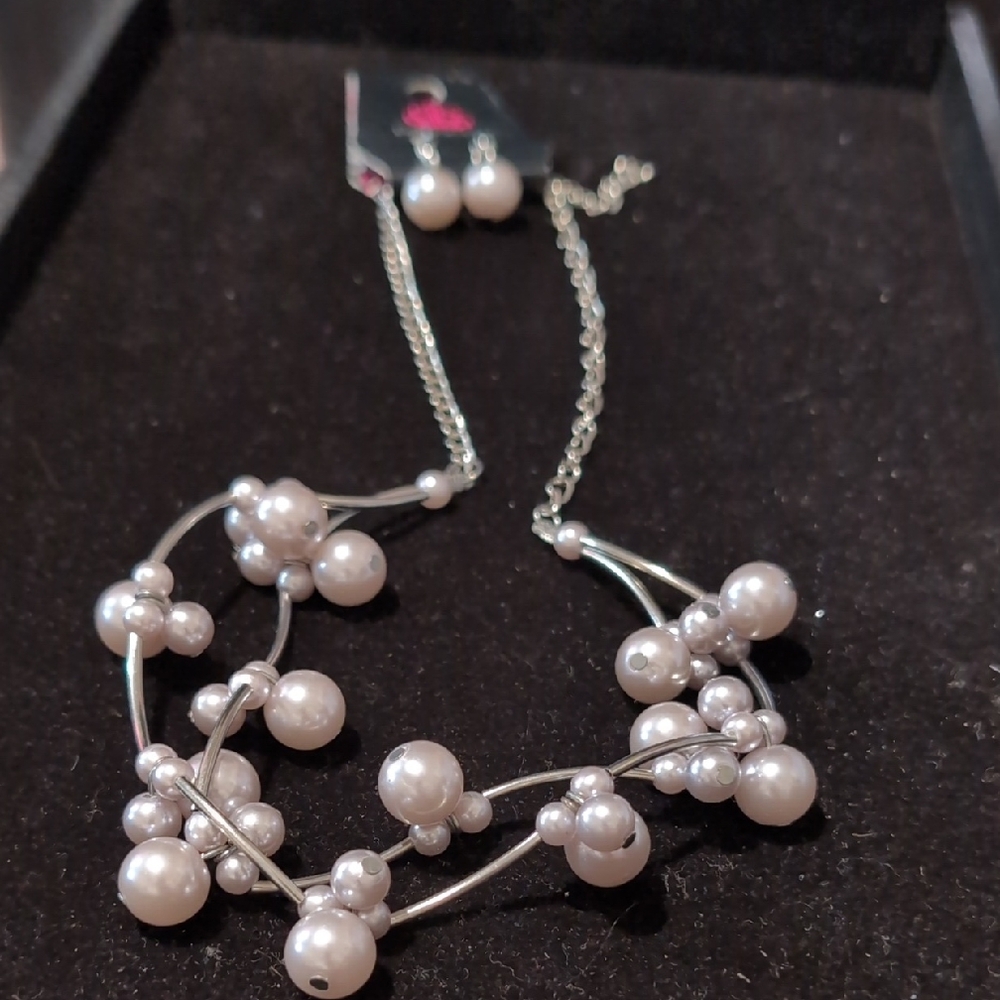 silver-toned Paparazzi "Pearl Kinetics" pearl necklace and earrings set